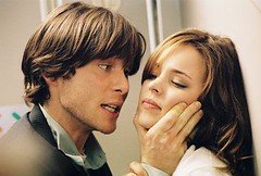 Rachel McAdams (Lisa Reisert) Cillian Murphy (Jackson Rippner) cara a cara