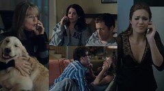 Daphne y sus tres hijas al teléfono