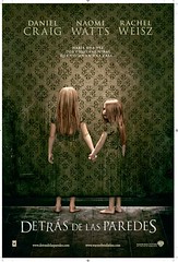 Detras de las paredes cartel pelicula