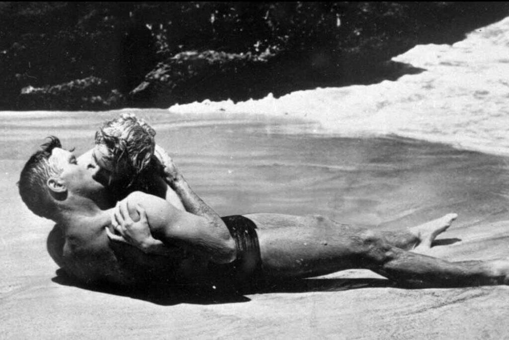 De aquí a la eternidad, el beso en la playa